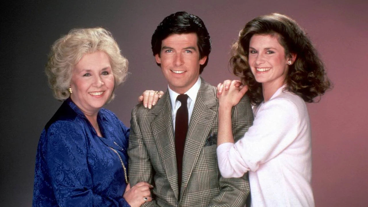 Perfect Remington Steele (1982) Man Cave wall filler - Popcorn Poster Gallery